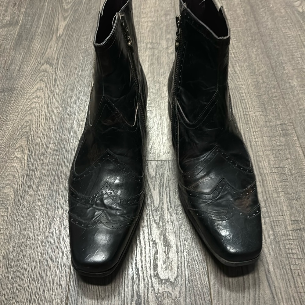 GUESS boots